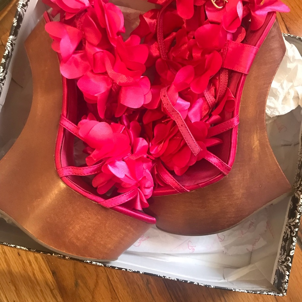 Privileged Sold Extra pics package shipped